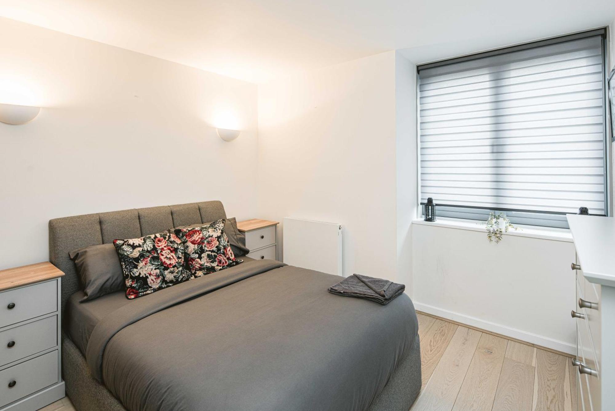 Beautiful Penthouse Apartment With Private Terrace In Greenwich Peninsula London Exterior photo